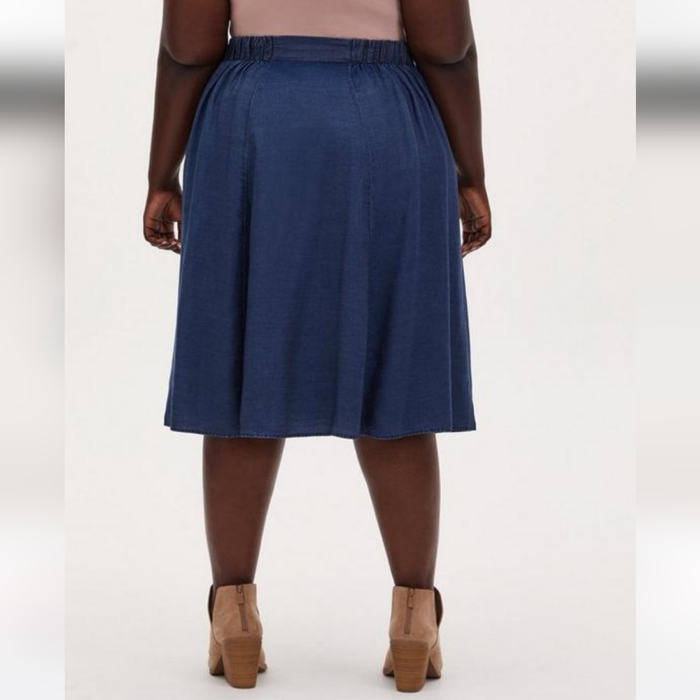 NWT Midi Chambray Button-Front Skirt - Picture 2 of 7